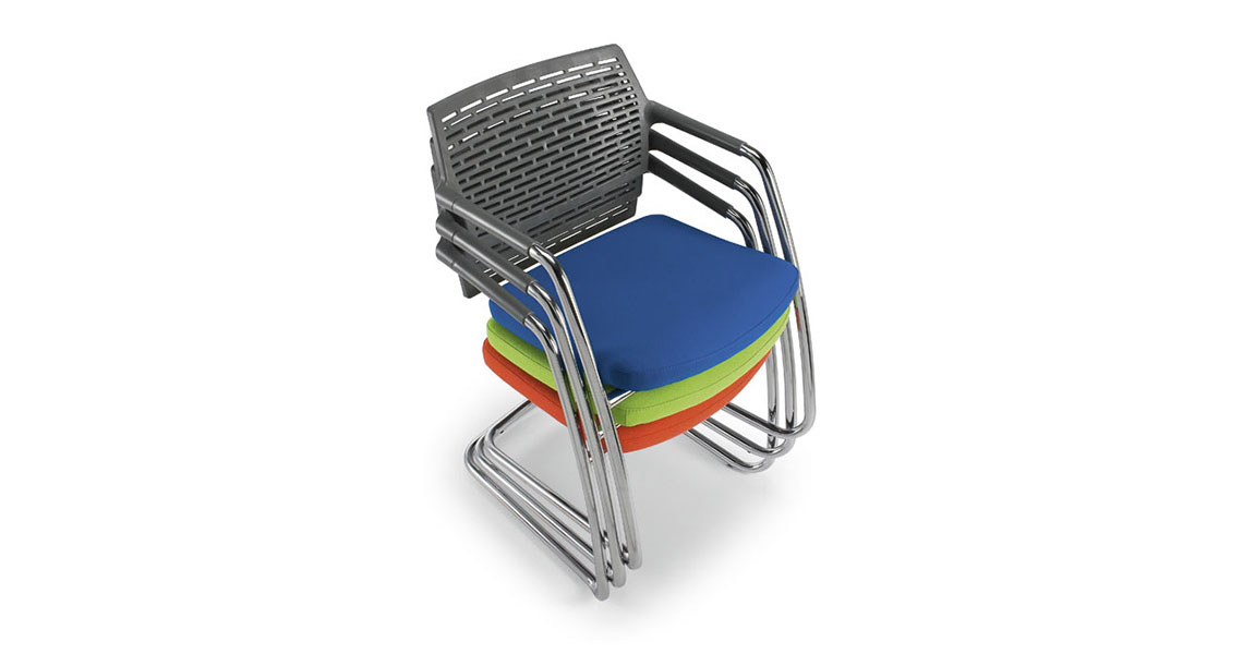 stackable-and-folding-chairs-img-16