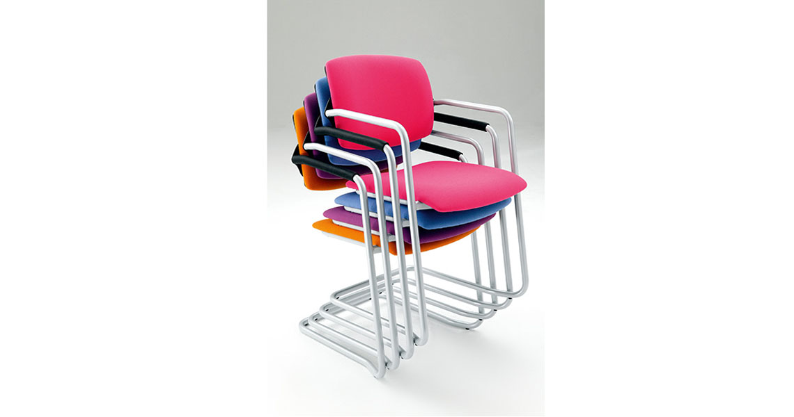 stackable-and-folding-chairs-img-17