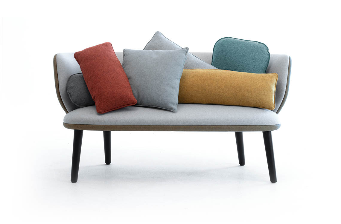 colourful-cushions-f-sofa-waiting-room-armchair-leyform-waw-img-01