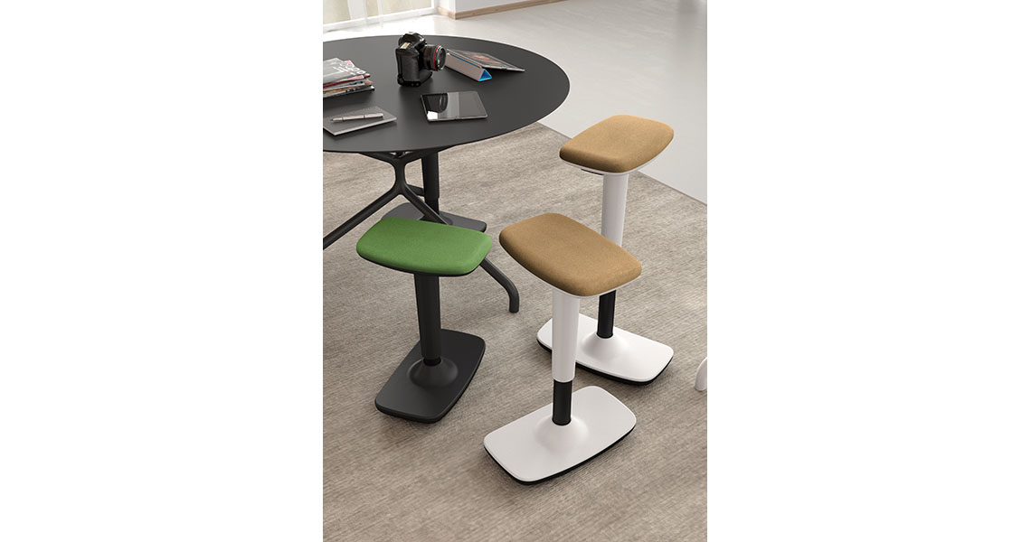 rocker-stool-w-ergonomic-sit-f-stand-up-workstation-twist-img-08